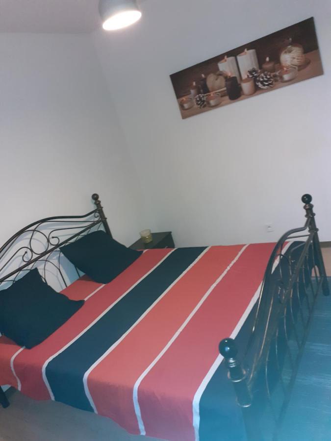 Appartement Tout Confort Καμπραί Εξωτερικό φωτογραφία